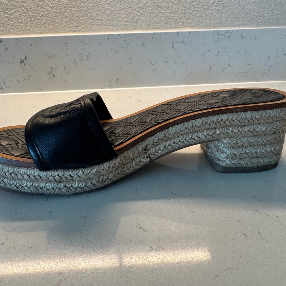 Tory Burch Navy Quilted Slide Sandals - Picture 4 of 6